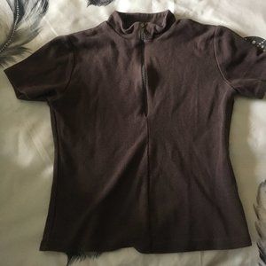 Short sleeved zippered top